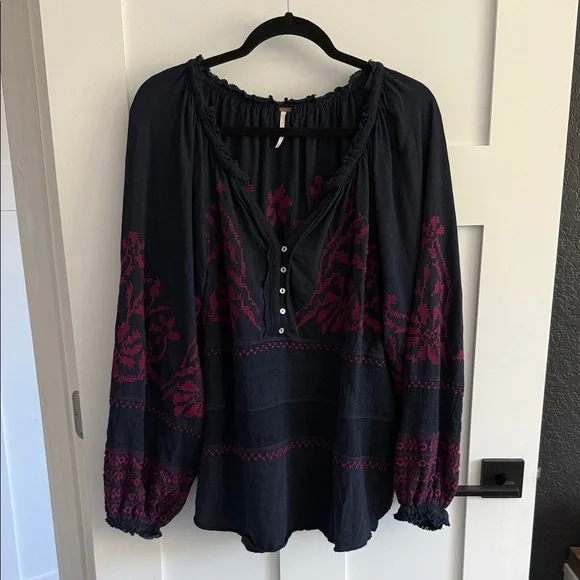 Free People Embroidered Navy and Pink Women's Top Size Medium - Picture 2 of 6